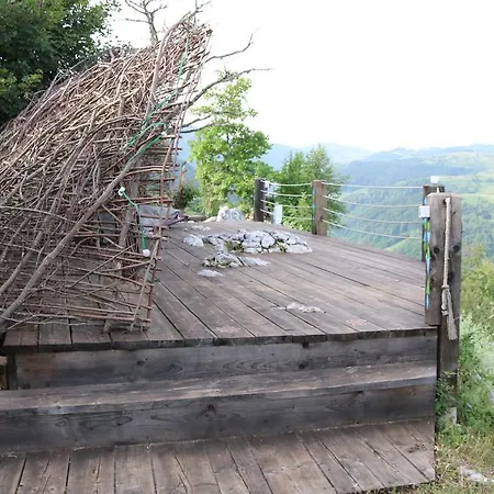 Pensiune Raven's Nest